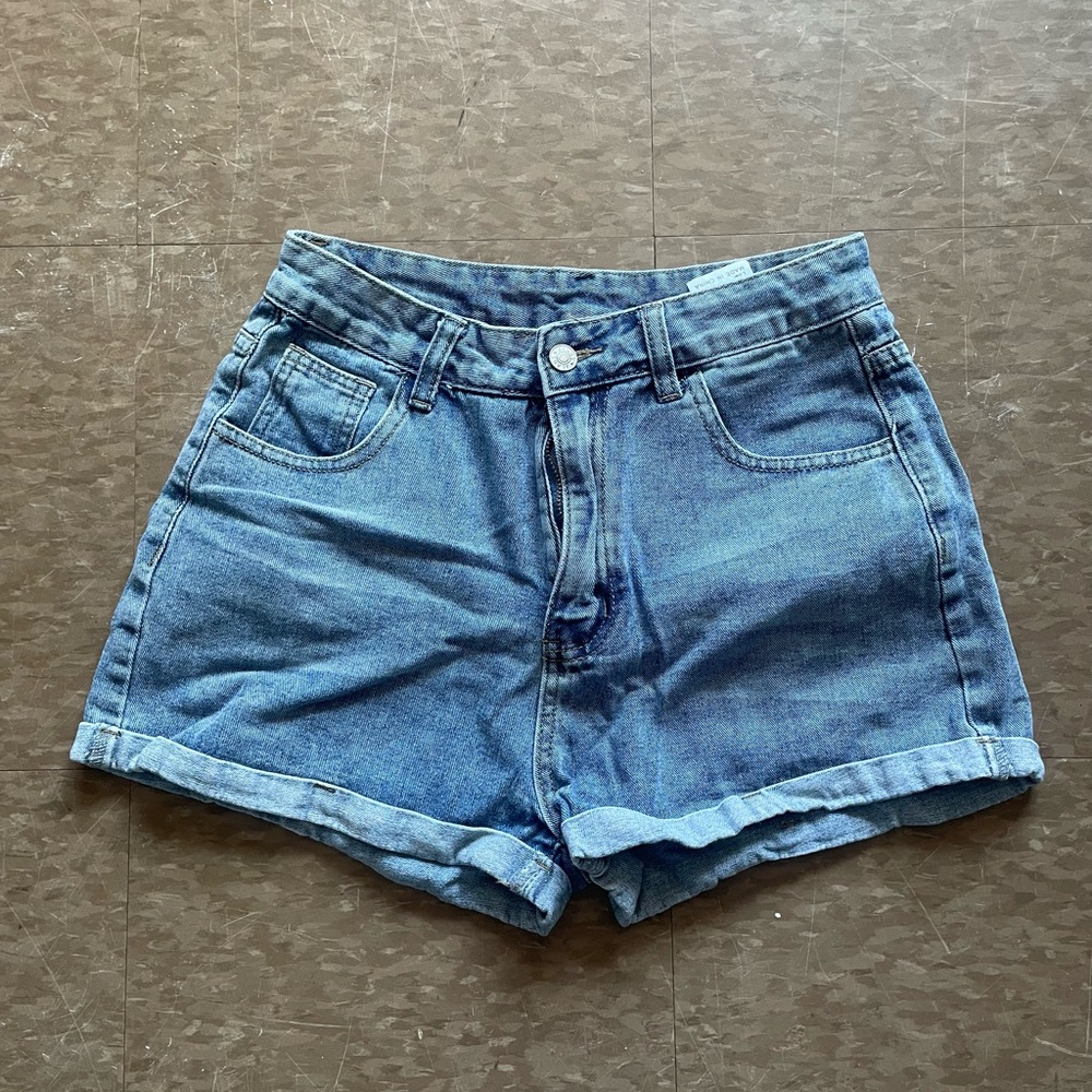 Classic Blue Jean Shorts with Frayed Hem and Stretch Fit